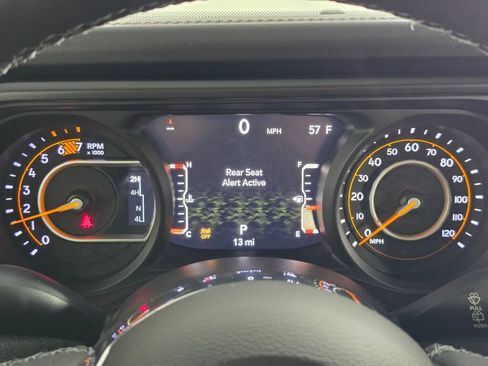 New 2026 Jeep Wrangler Unlimited Sahara w/ Whitecap Package AWD/4WD image 24
