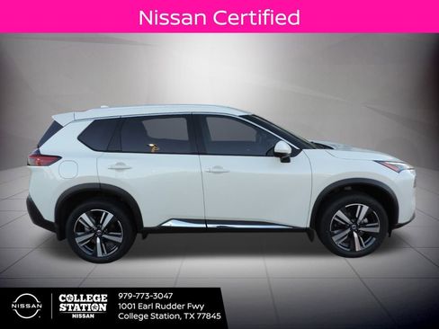 Certified 2021 Nissan Rogue SL image 2