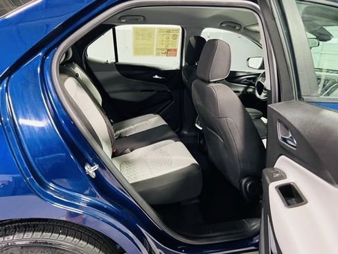 Used 2022 Chevrolet Equinox LS image 28
