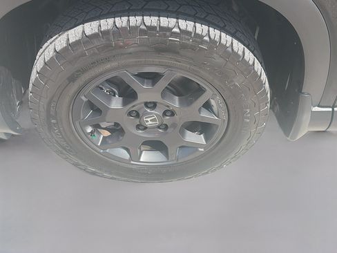 Used 2025 Honda Pilot TrailSport image 35