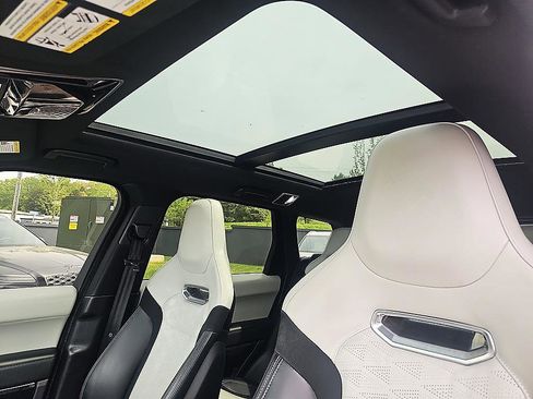 Used 2020 Land Rover Range Rover Sport SVR image 31