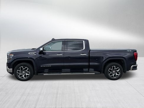 Used 2023 GMC Sierra 1500 SLT w/ SLT Premium Package AWD/4WD image 4