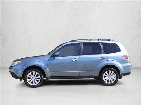 Used 2012 Subaru Forester 2.5X Limited AWD/4WD image 8