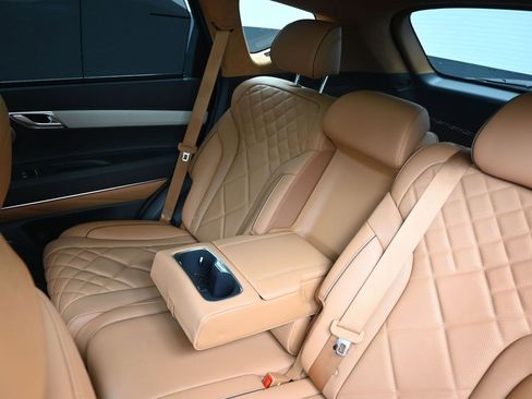Used 2025 Genesis GV80 3.5T Prestige image 19