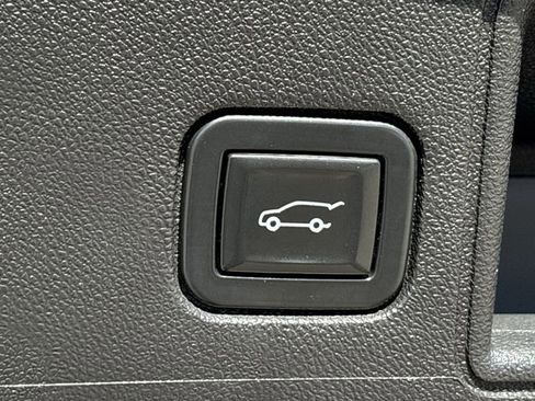 Used 2021 GMC Terrain SLT image 26