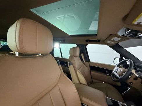 Used 2025 Land Rover Range Rover SE AWD/4WD image 41