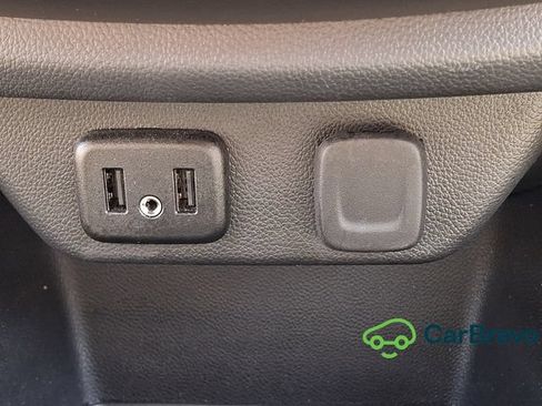 Used 2023 Chevrolet Traverse LT FWD image 27