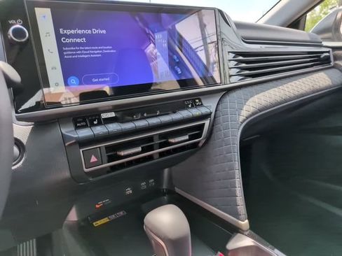 Used 2026 Toyota Camry XLE AWD/4WD image 20