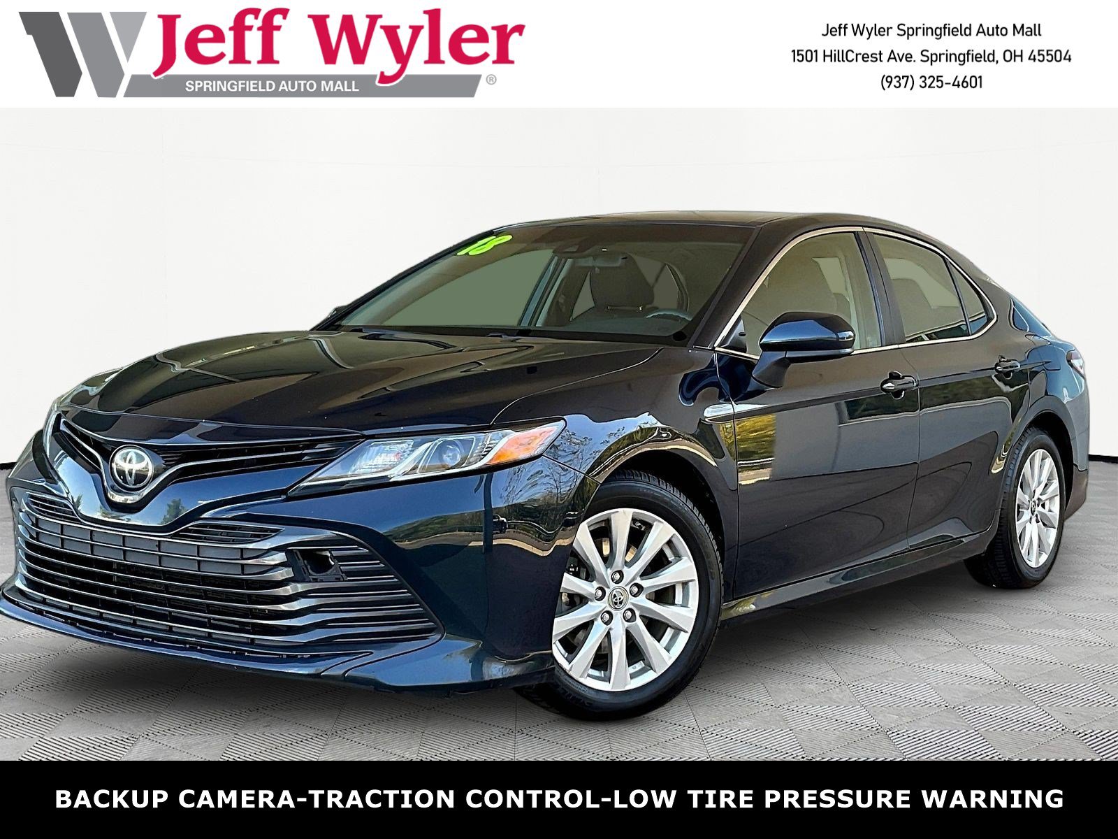 Used 2018 Toyota Camry LE FWD image 1