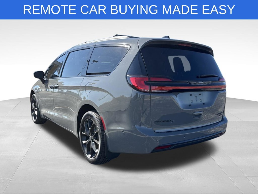Used 2025 Chrysler Pacifica Limited AWD/4WD image 8