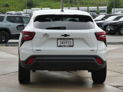 Used 2024 Chevrolet Trax RS FWD image 6
