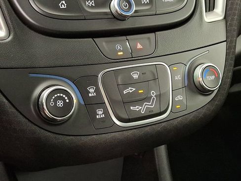 Used 2024 Chevrolet Malibu RS FWD image 17