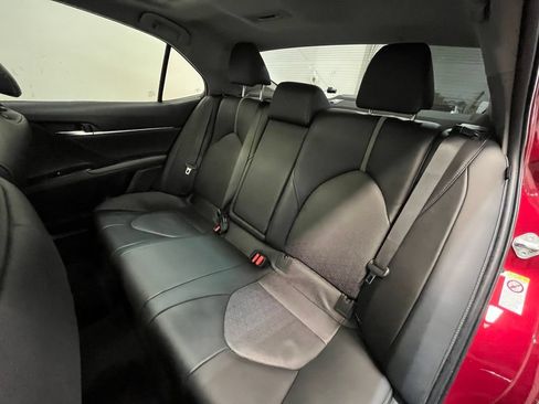 Used 2018 Toyota Camry XSE FWD image 14