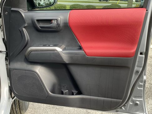 Used 2021 Toyota Tacoma SR5 RWD image 37