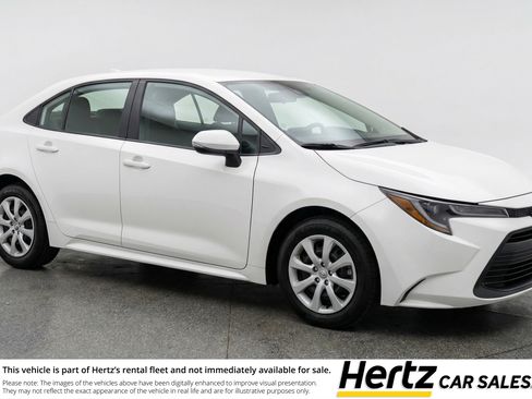 Used 2025 Toyota Corolla LE FWD image 1