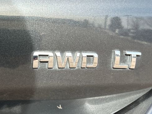 Used 2023 Chevrolet Equinox LT image 33