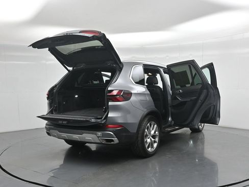 Used 2024 BMW X5 xDrive40i AWD/4WD image 6