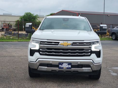 Used 2024 Chevrolet Silverado 1500 LTZ AWD/4WD image 2
