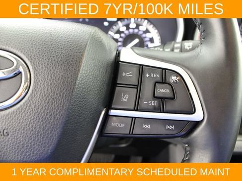 Used 2022 Toyota Highlander XLE FWD image 20