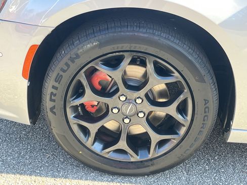 Used 2021 Chrysler 300 Touring L image 31