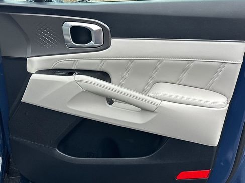 Used 2024 Kia Sorento SX image 14