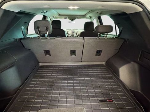 Used 2020 Chevrolet Equinox LT image 24