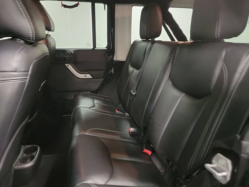 Used 2016 Jeep Wrangler Unlimited Rubicon AWD/4WD image 27