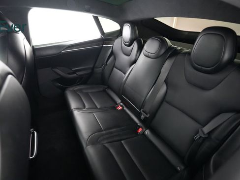 Used 2022 Tesla Model S image 24