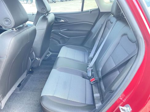 Used 2025 Chevrolet Trax LT w/ LT Convenience Package image 25