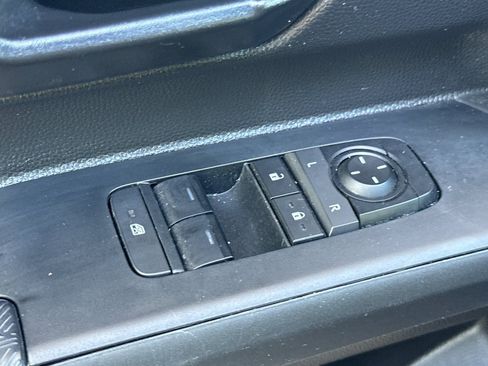 Used 2024 Toyota Tacoma SR RWD image 13