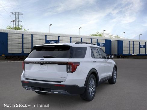 New 2026 Ford Explorer Active w/ Active Comfort Package AWD/4WD image 8