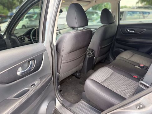Used 2017 Nissan Rogue SV FWD image 18