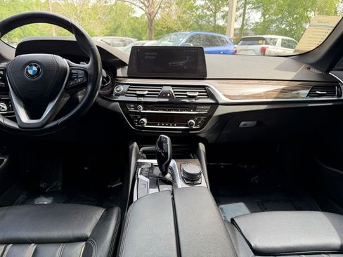 Used 2018 BMW 530e w/ Premium Package image 13