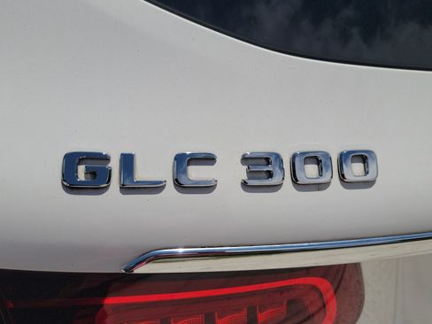 Used 2020 Mercedes-Benz GLC 300 w/ Premium Package image 8