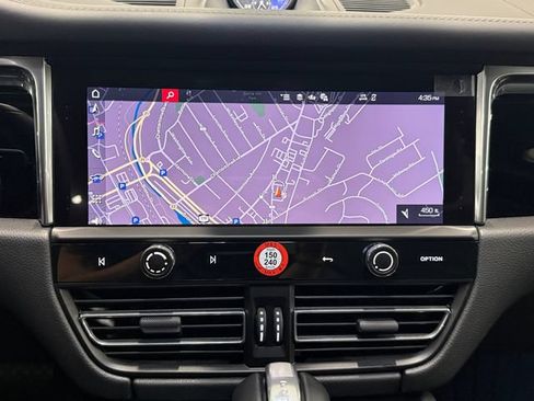 Certified 2026 Porsche Macan AWD/4WD image 20