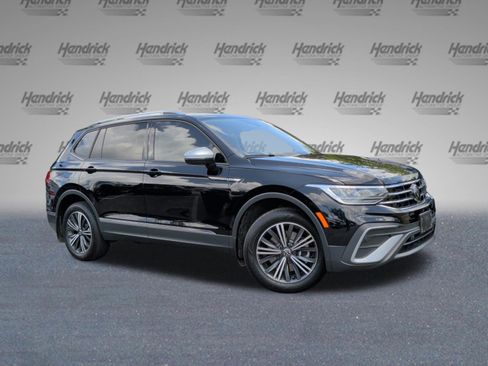 Used 2024 Volkswagen Tiguan Wolfsburg Edition FWD image 2
