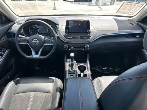 Used 2025 Nissan Altima 2.5 SR AWD/4WD image 11