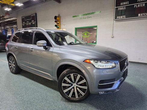 Used 2018 Volvo XC90 T6 Momentum w/ Convenience Package AWD/4WD image 14
