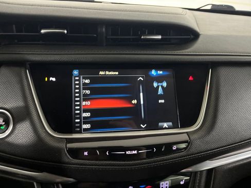 Used 2018 Cadillac XT5 Luxury image 33