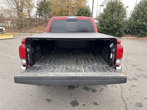 Used 2018 Toyota Tacoma SR5 image 12