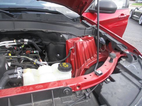 Used 2021 Ford Explorer XLT w/ Equipment Group 202A AWD/4WD image 19