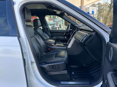 Used 2017 Land Rover Discovery HSE Luxury image 13