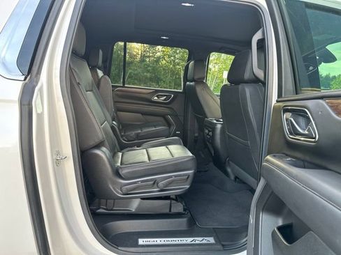 Used 2022 Chevrolet Suburban High Country AWD/4WD image 14