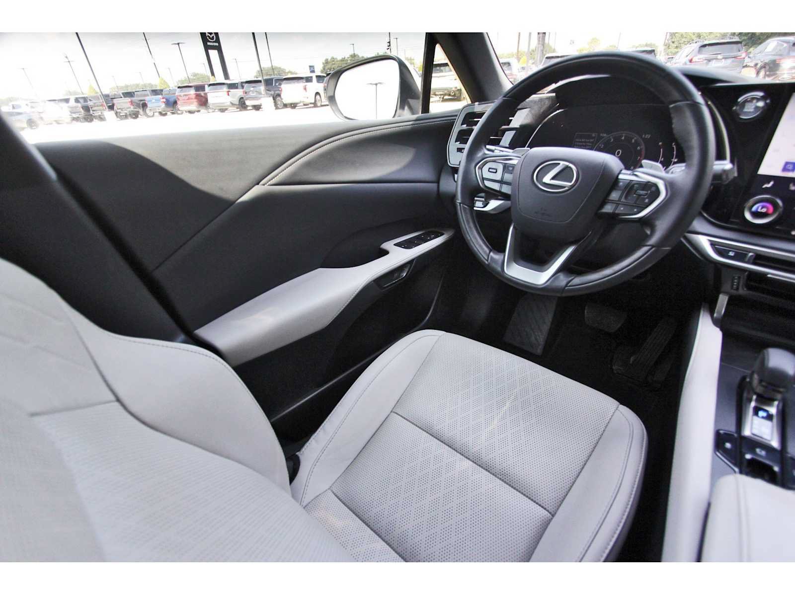 Used 2023 Lexus RX 350 Premium Plus w/ Cold Area Package FWD image 6