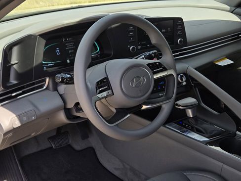 New 2026 Hyundai Elantra Blue FWD image 17