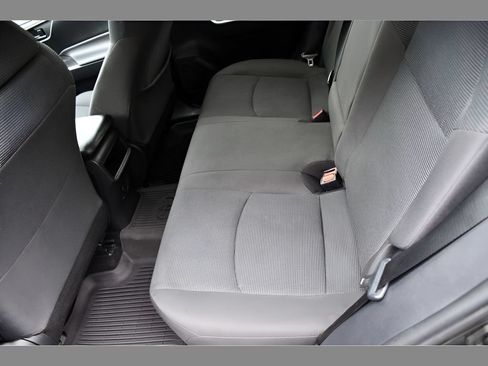 Used 2021 Toyota RAV4 LE AWD/4WD image 15