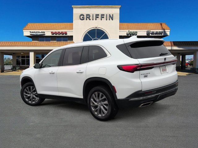 Used 2025 Buick Enclave Preferred FWD image 9