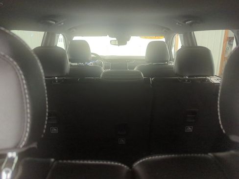 Used 2024 Jeep Grand Cherokee L Laredo image 9