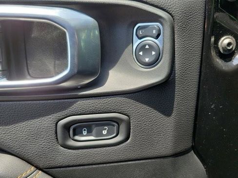 Used 2021 Jeep Gladiator Overland AWD/4WD image 22