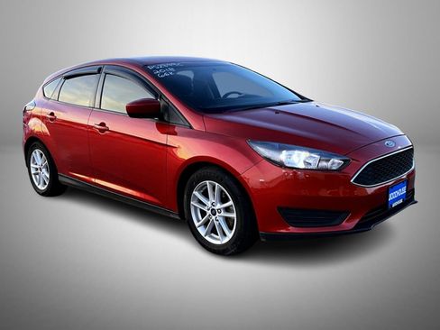 Used 2018 Ford Focus SE image 3